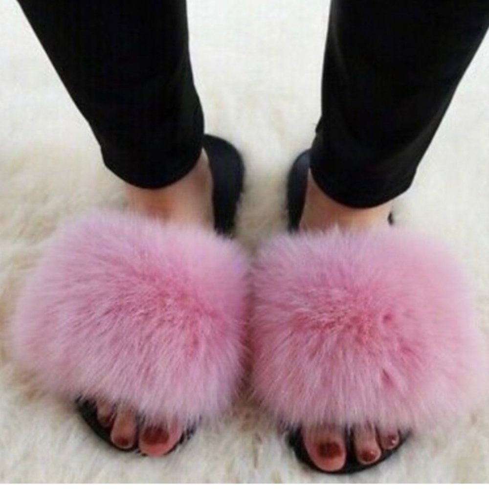 Fuzzy Fluffy Slippers size: 10 US womens